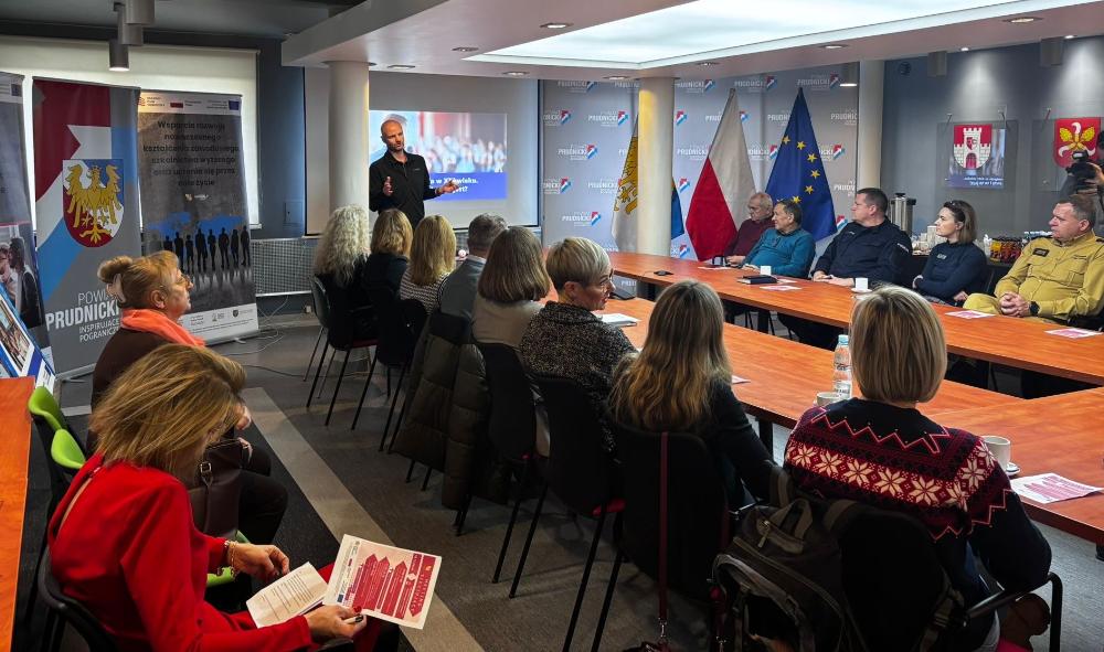 Zdjęcie galerii artykułu:  - 3. Meeting sieciujący w Prudniku - Prelegent Marcin Makówka.jpeg